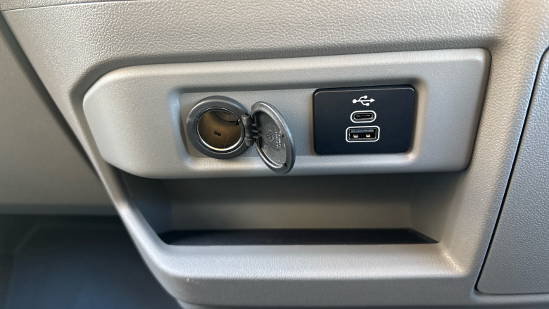 Ford Transit Custom E-320 L1 Rwd 100kW 65kWh H1 Van Limited Auto